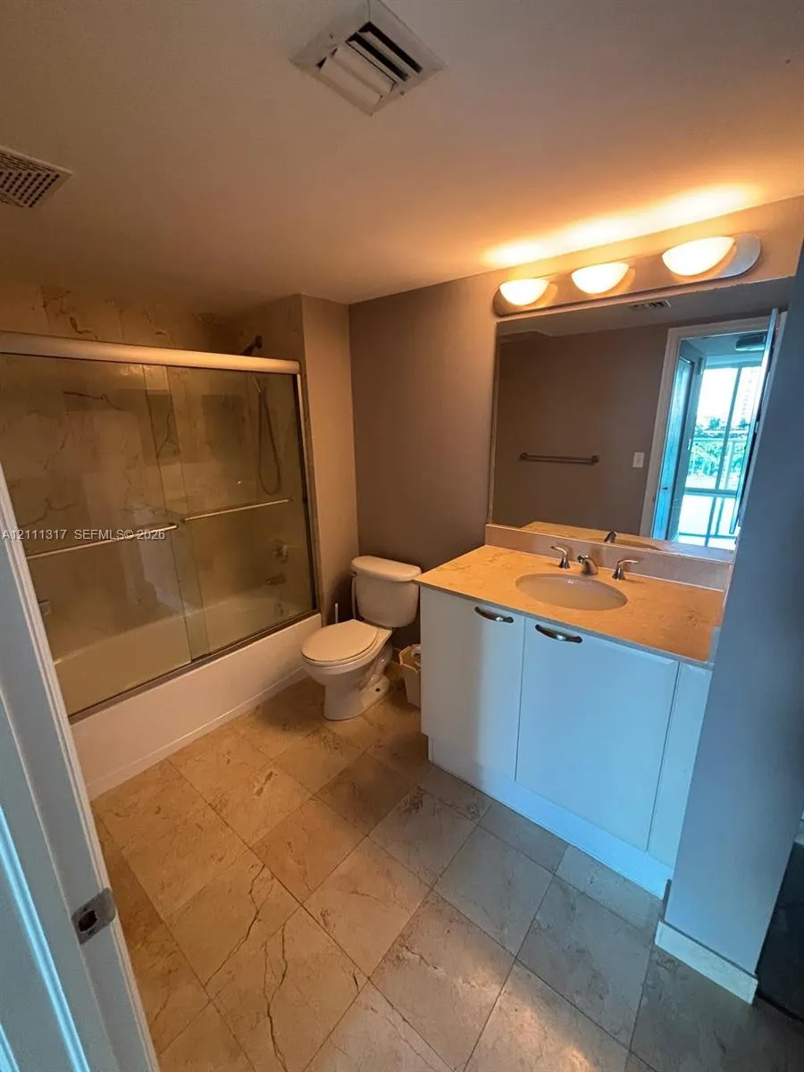 2101 Brickell Avenue #711