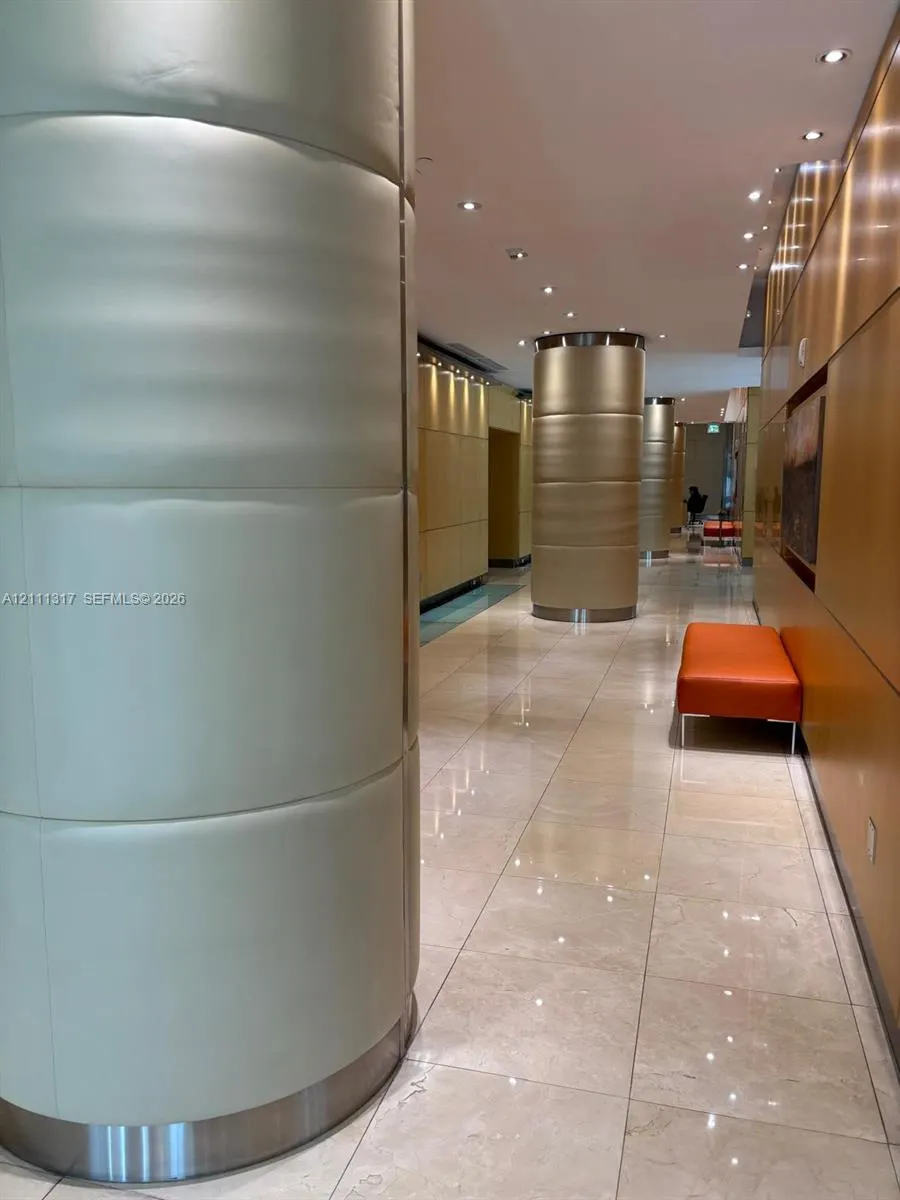 2101 Brickell Avenue #711