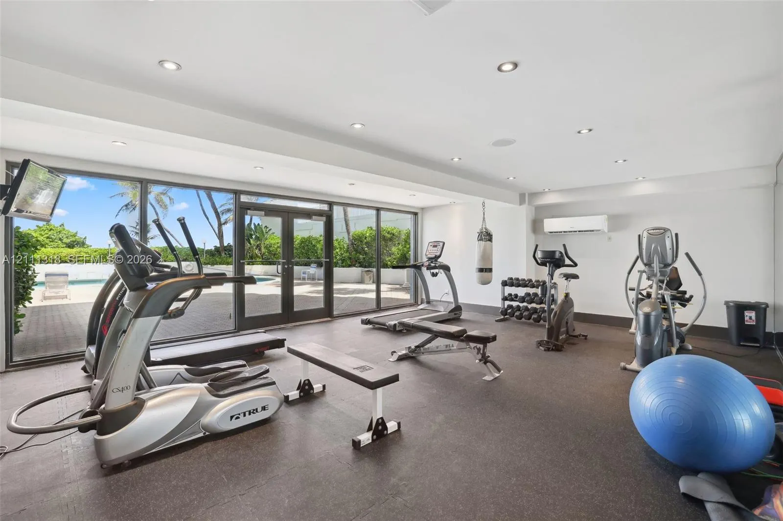 5415 Collins Avenue #202