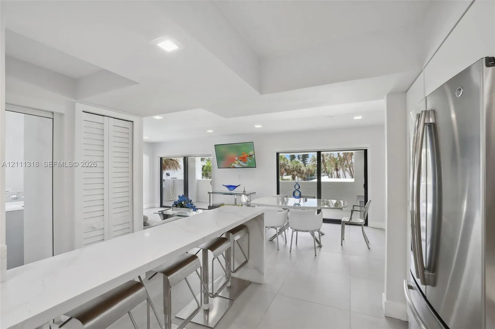 5415 Collins Avenue #202