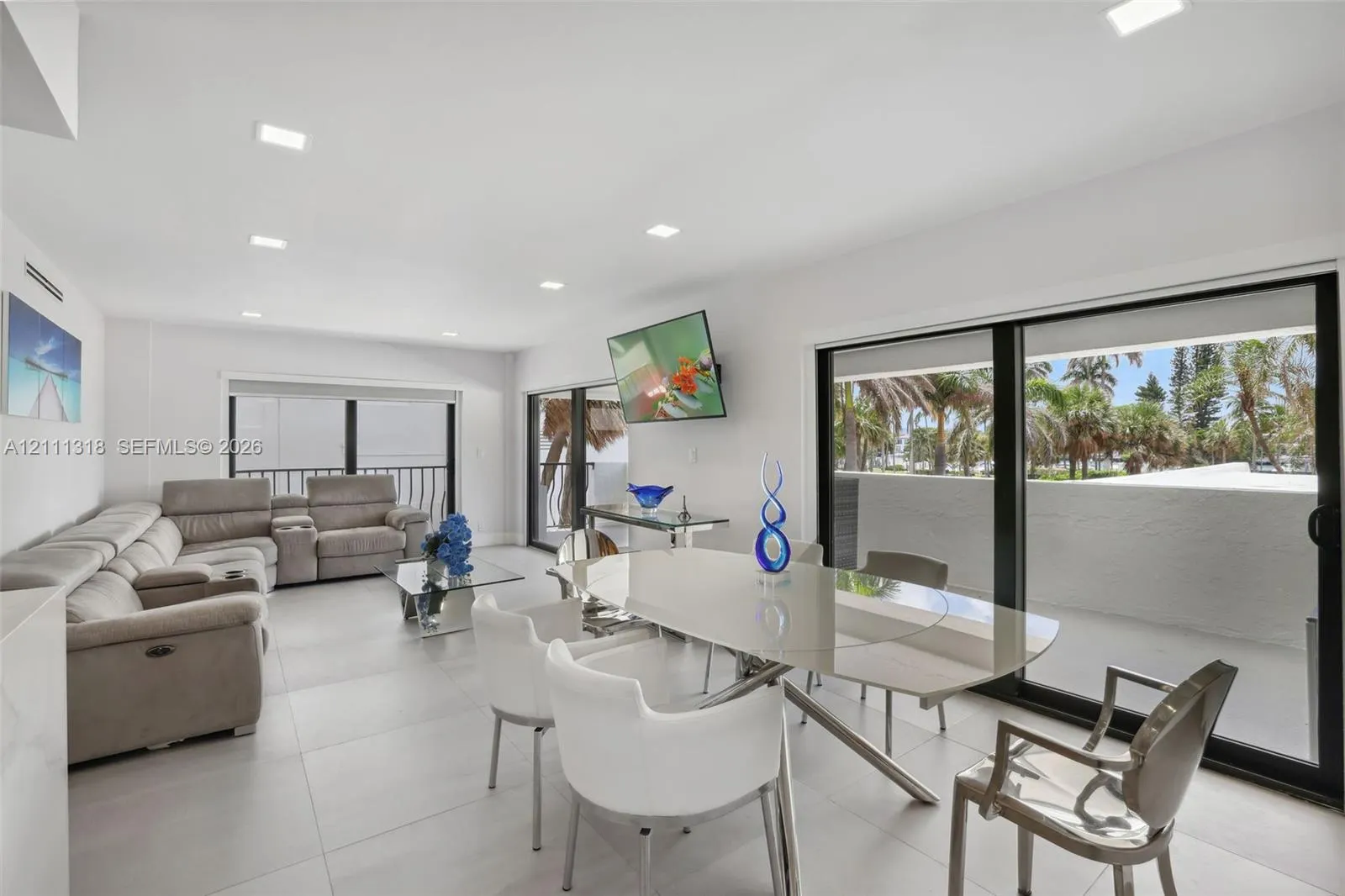 5415 Collins Avenue #202