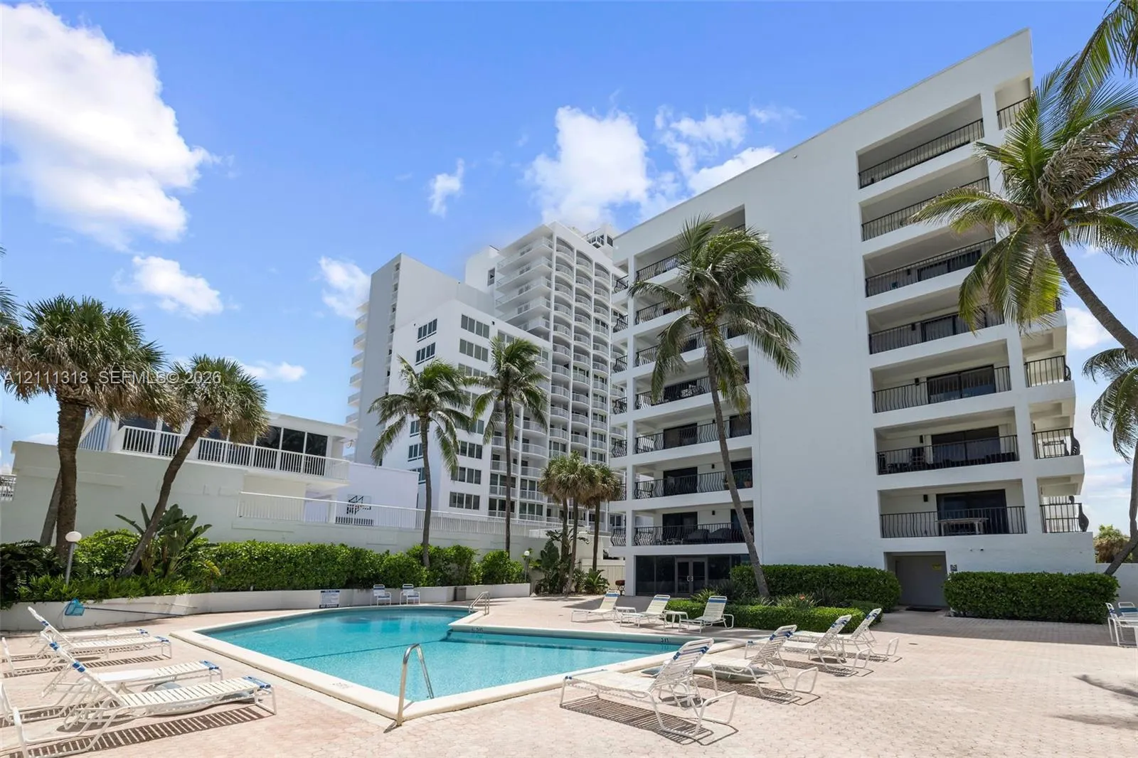 5415 Collins Avenue #202