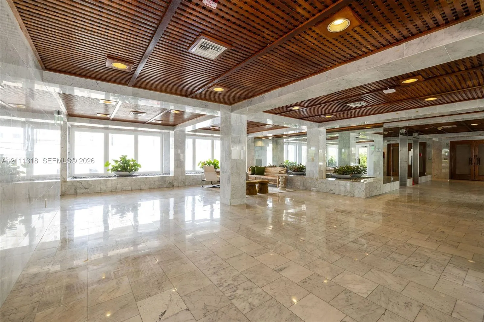 5415 Collins Avenue #202
