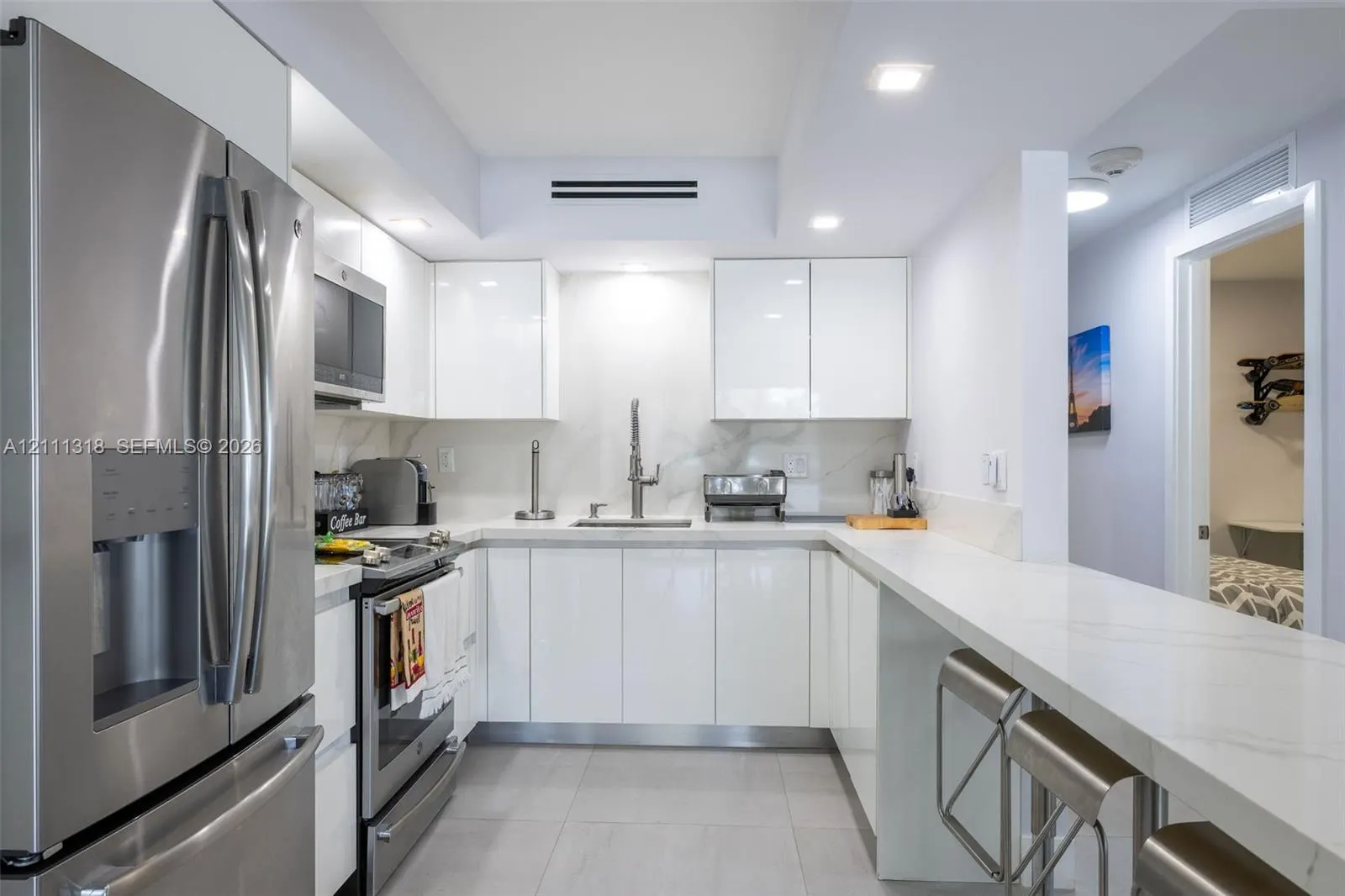 5415 Collins Avenue #202