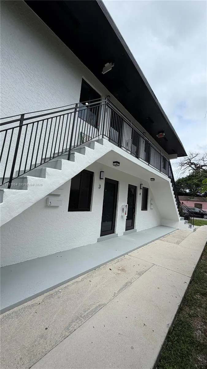 3314 NW 8th #1