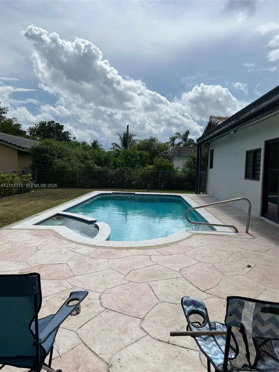 10860 NW 40th Street