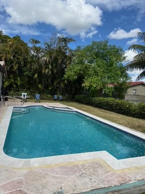 10860 NW 40th Street