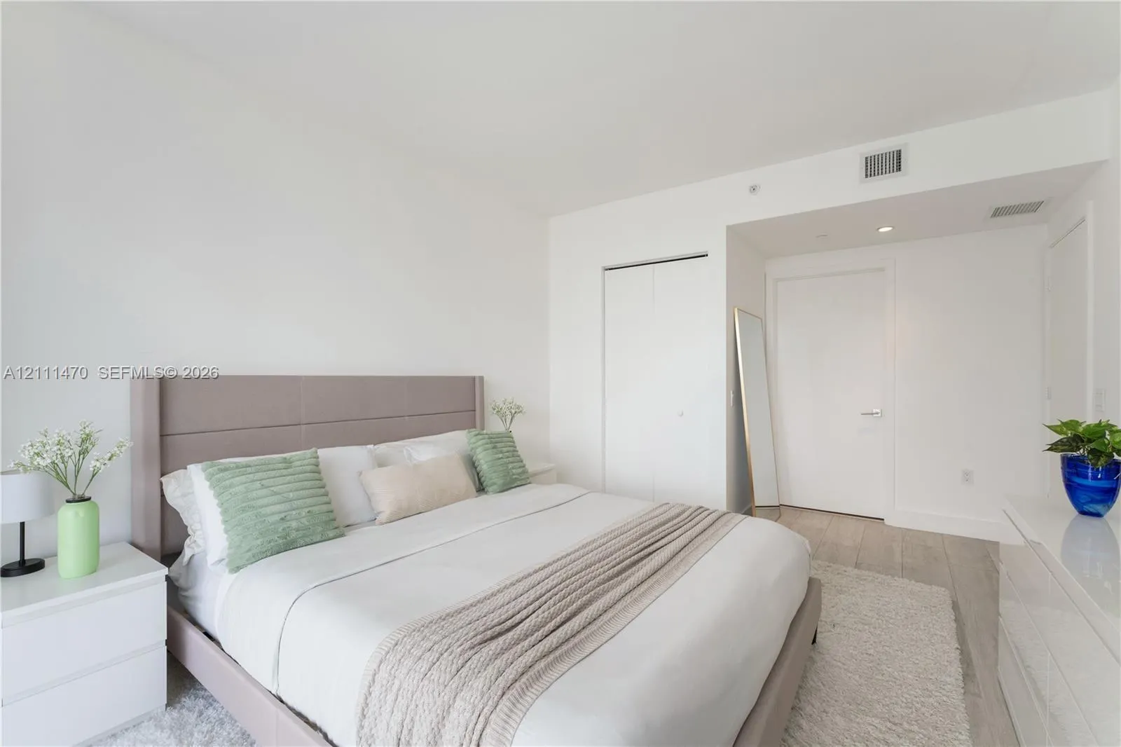 121 NE 34th Street #2204