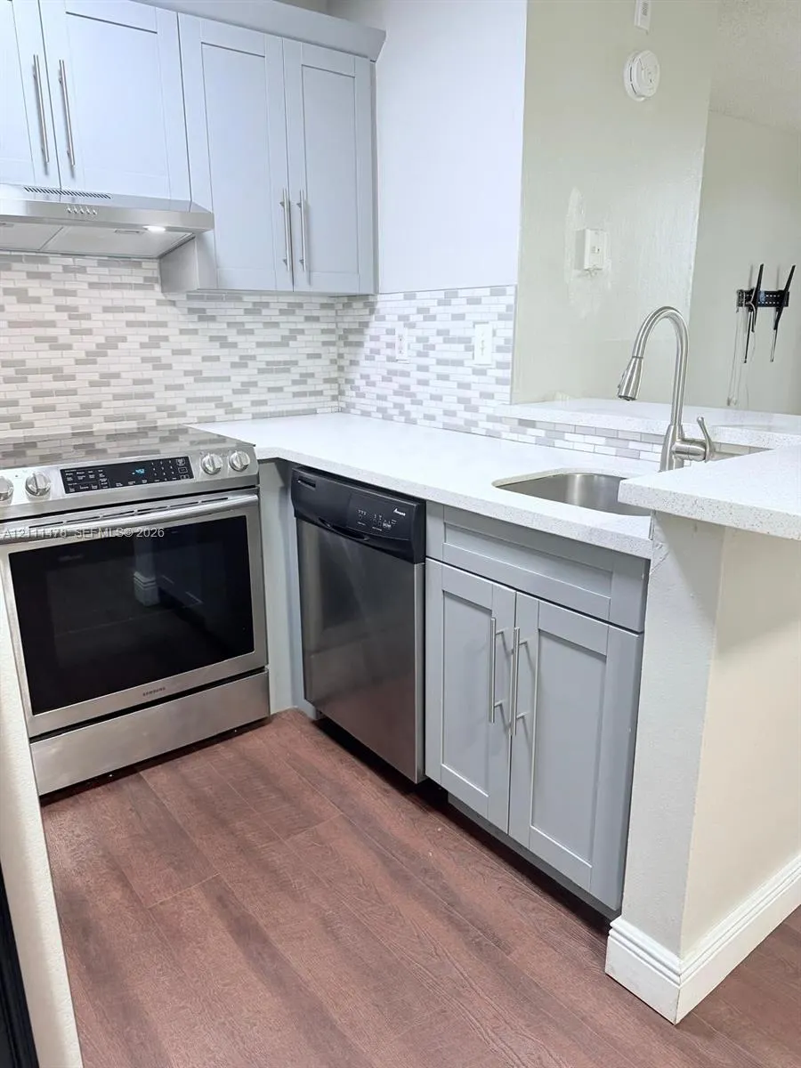 741 Lyons Road #17108