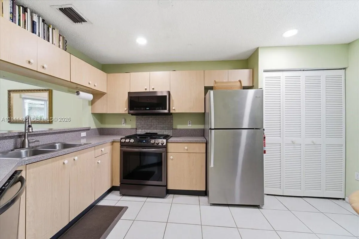 5331 NW 89th Terrace