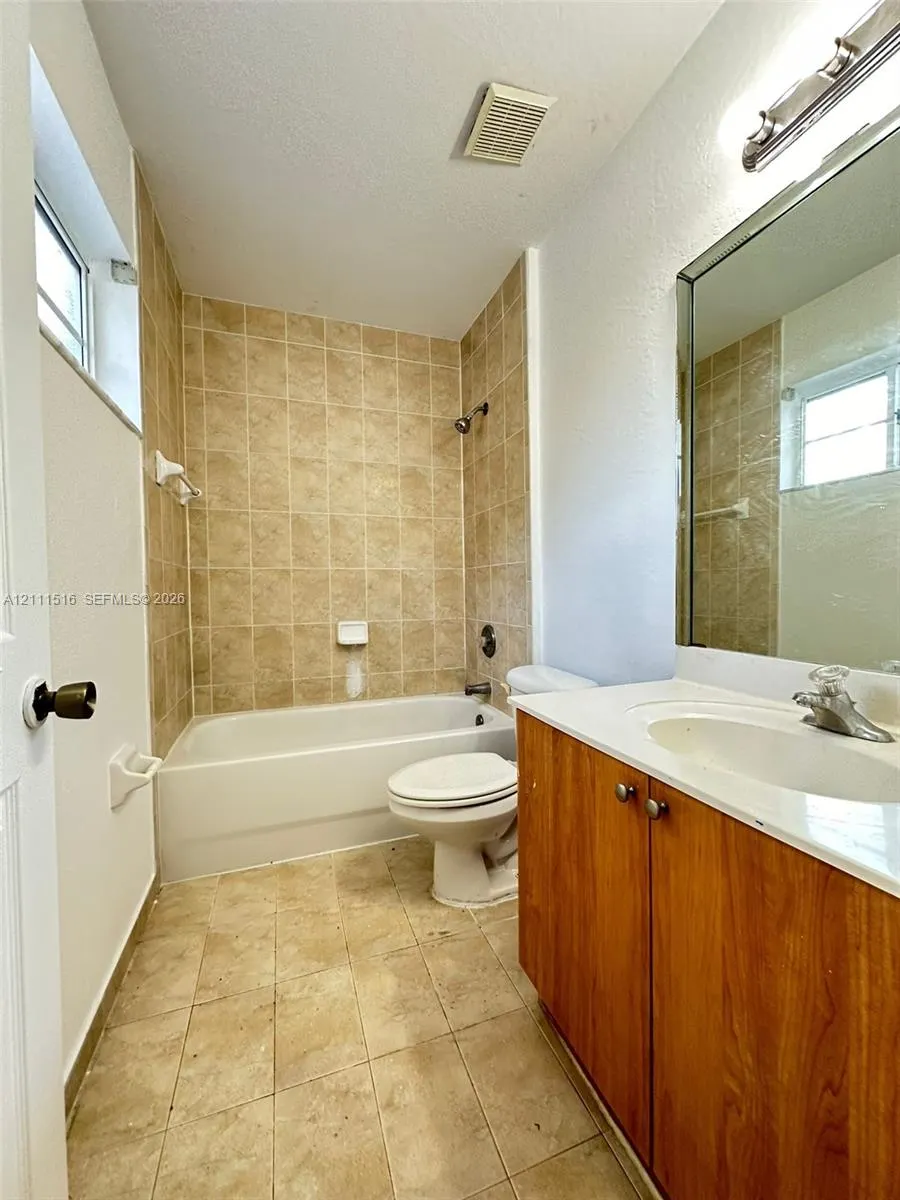 845 SW 6th Place