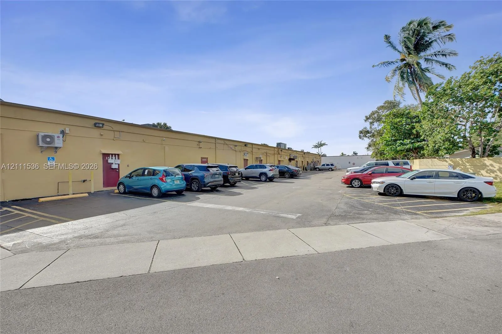 15330 W Dixie Highway