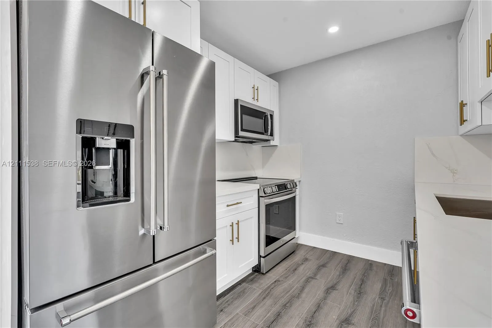 255 NE 41st Street