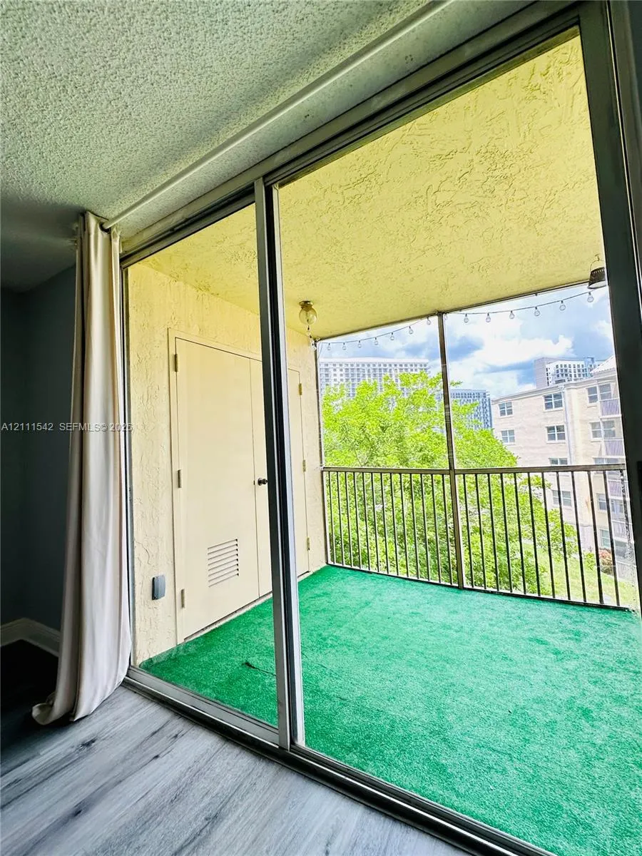 8333 Lake Drive #404