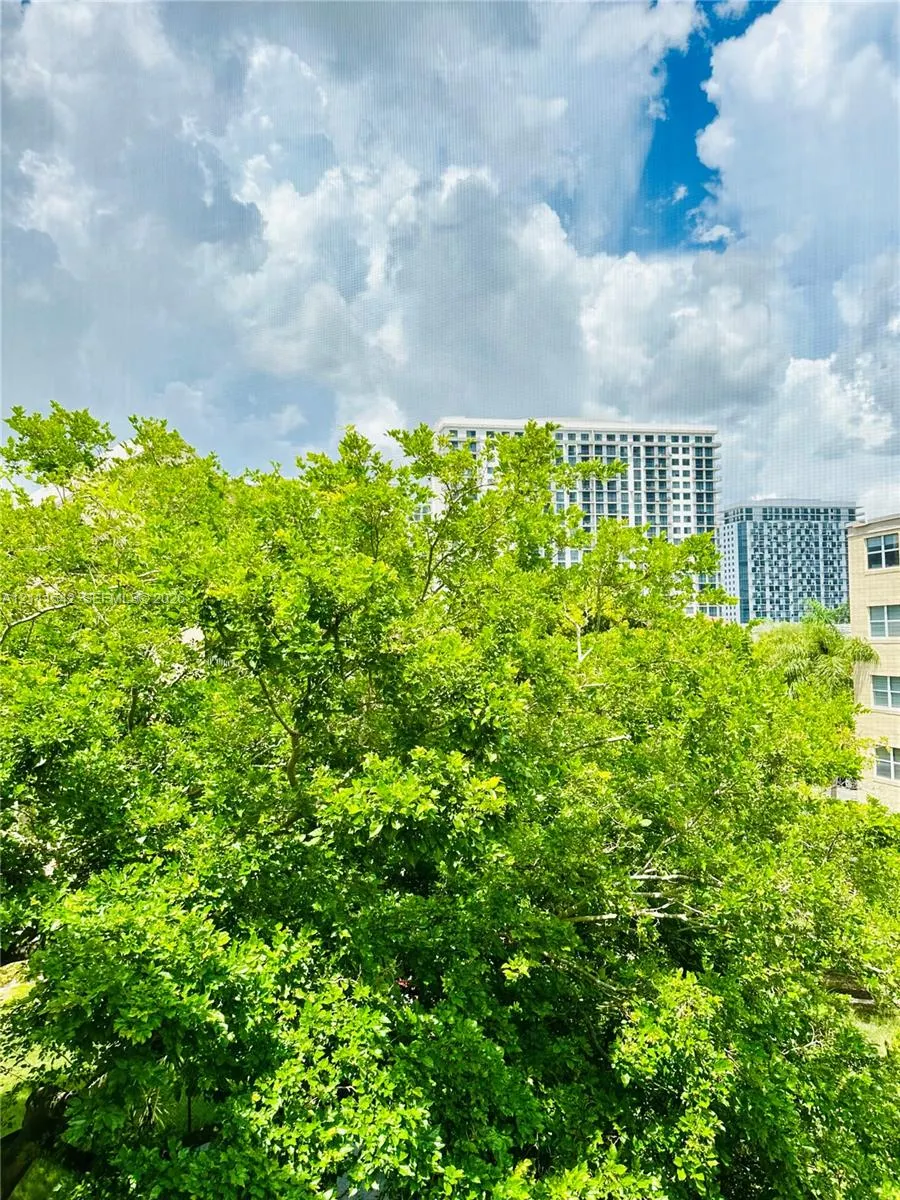 8333 Lake Drive #404