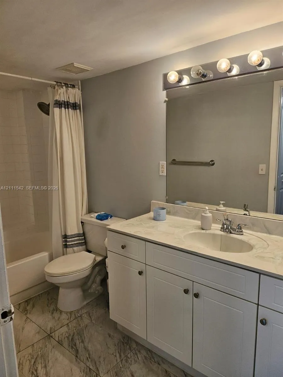 8333 Lake Drive #404