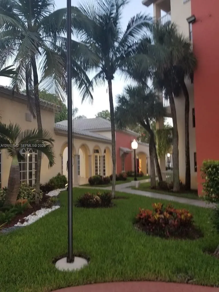 8333 Lake Drive #404