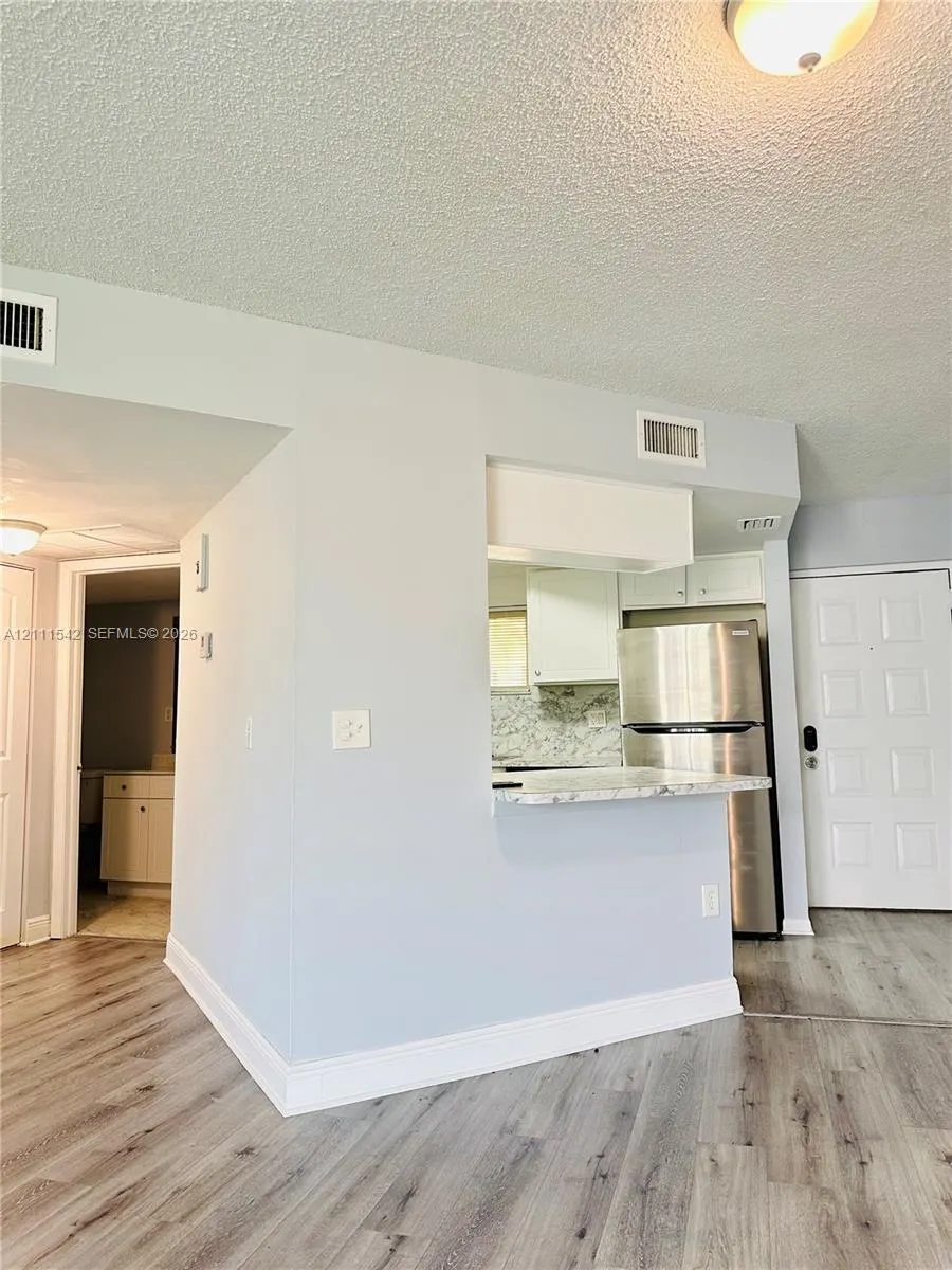 8333 Lake Drive #404