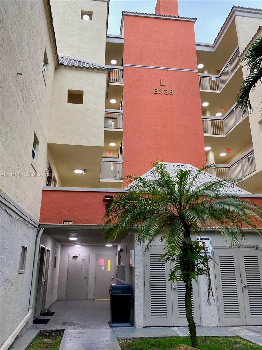 8333 Lake Drive #404