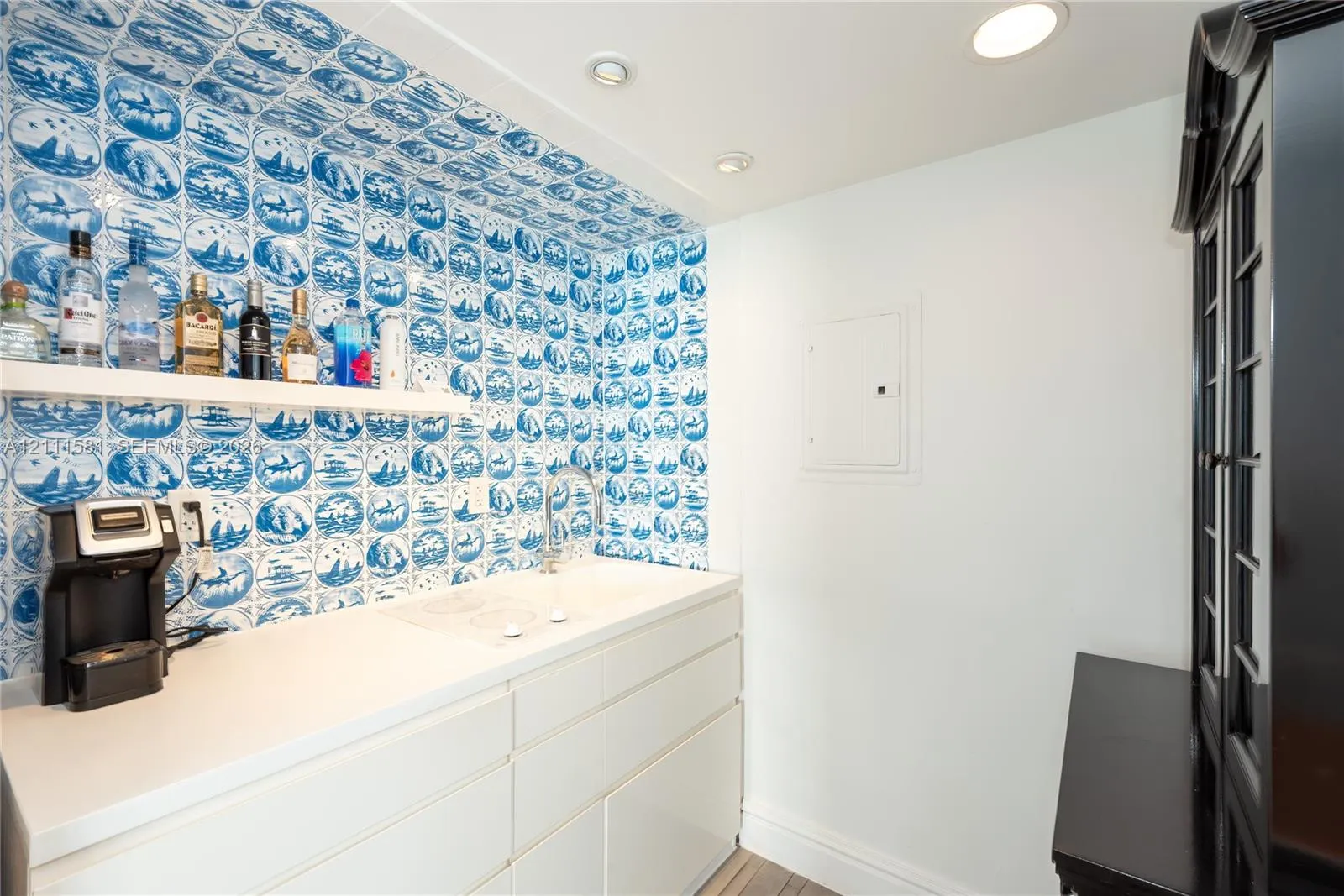 1100 West Avenue #506