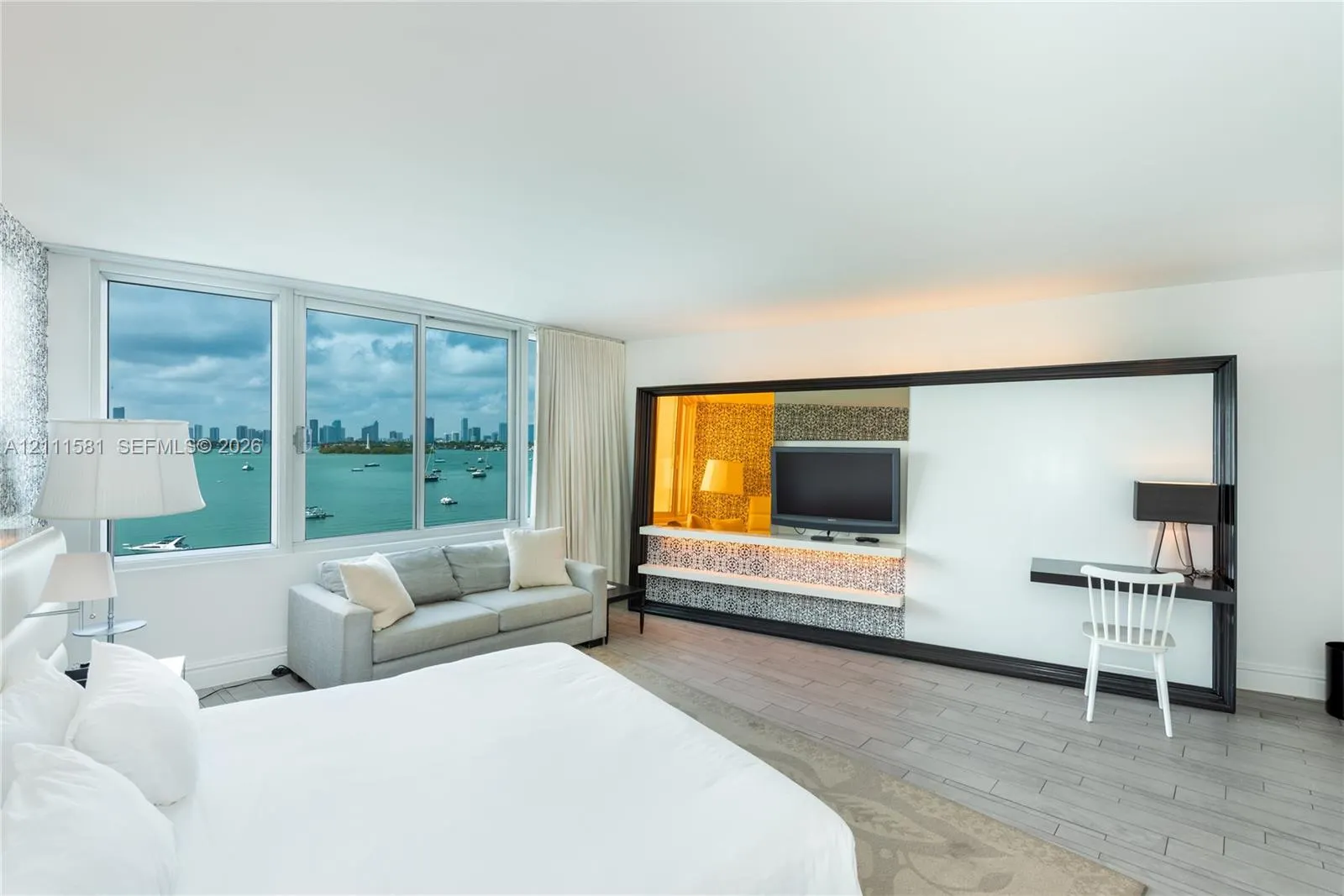 1100 West Avenue #506