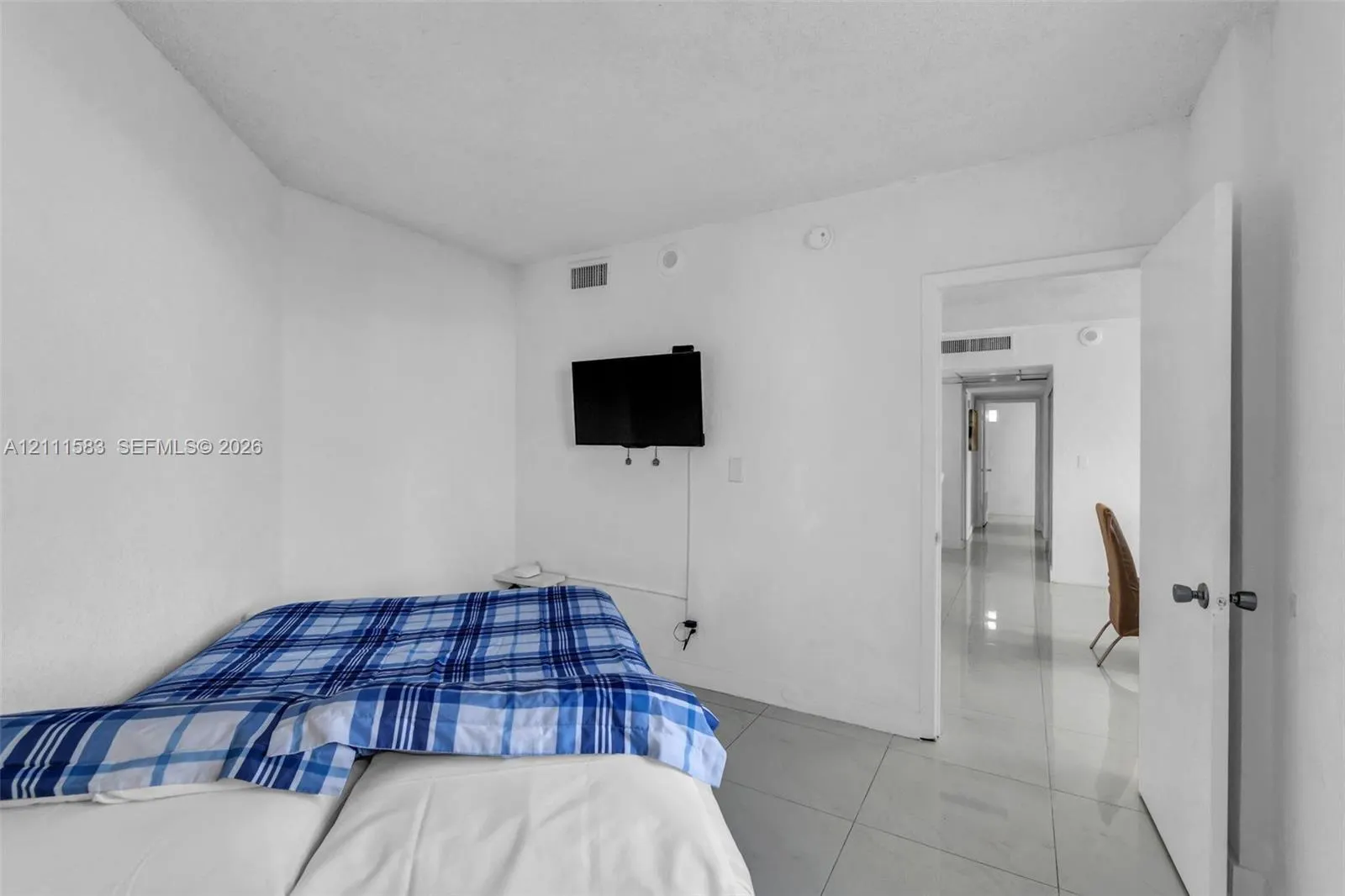 19370 Collins Avenue #1516
