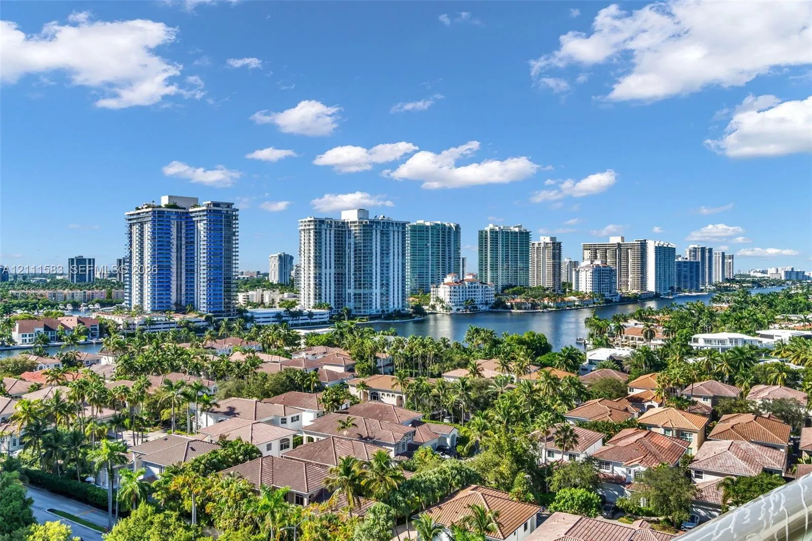 19370 Collins Avenue #1516
