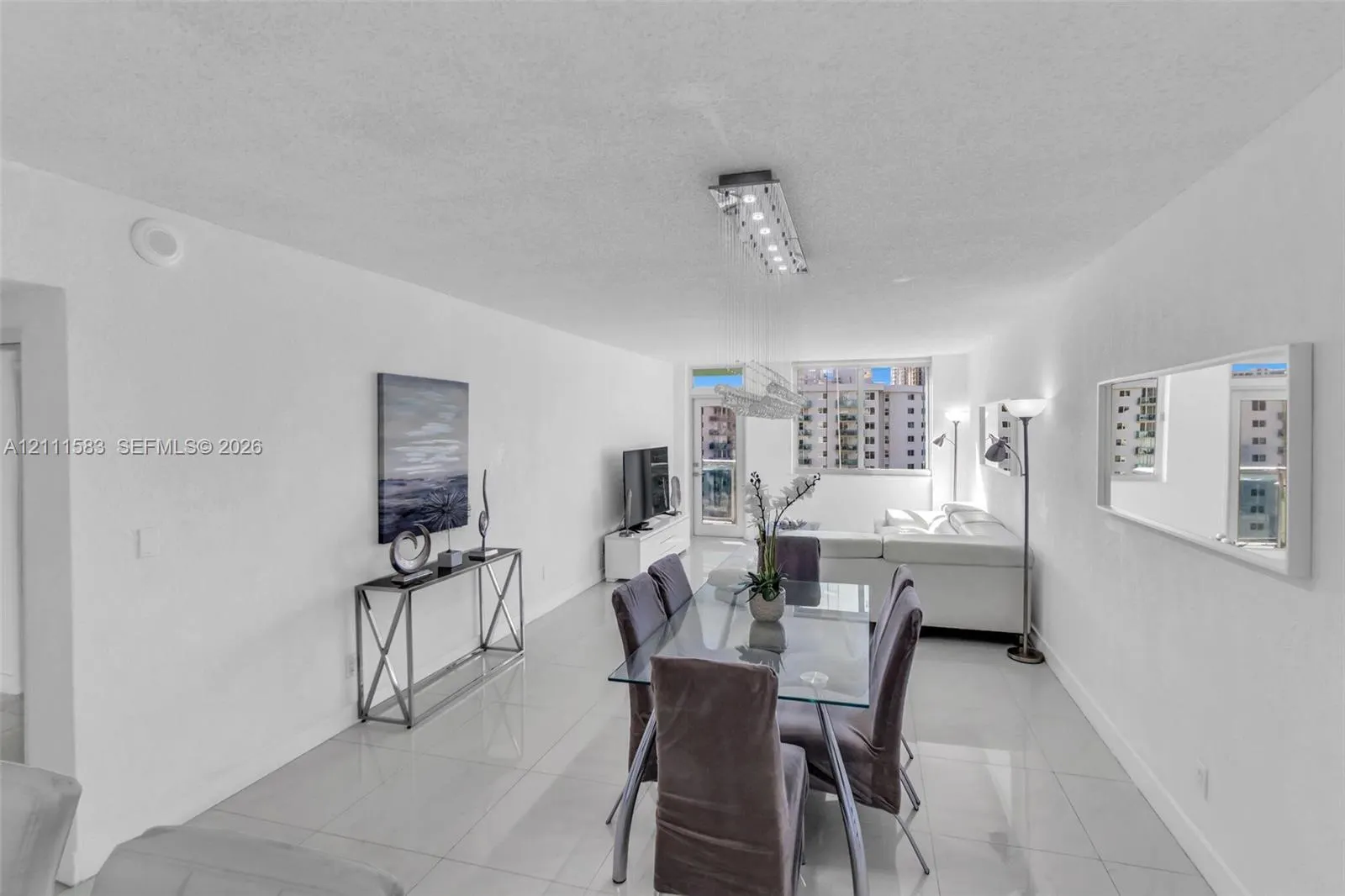 19370 Collins Avenue #1516
