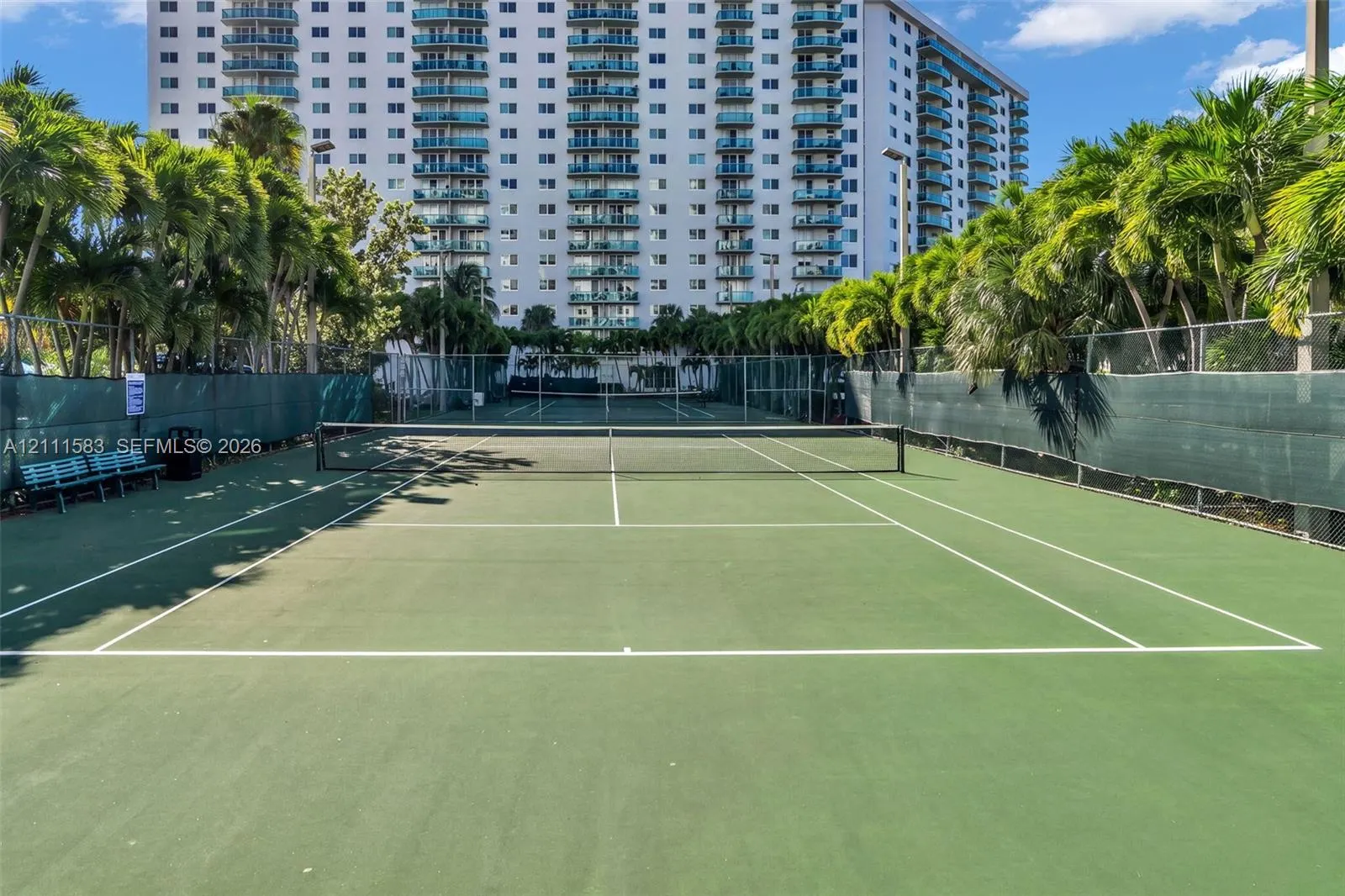 19370 Collins Avenue #1516