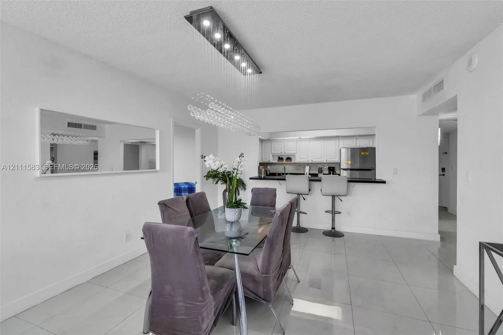 19370 Collins Avenue #1516
