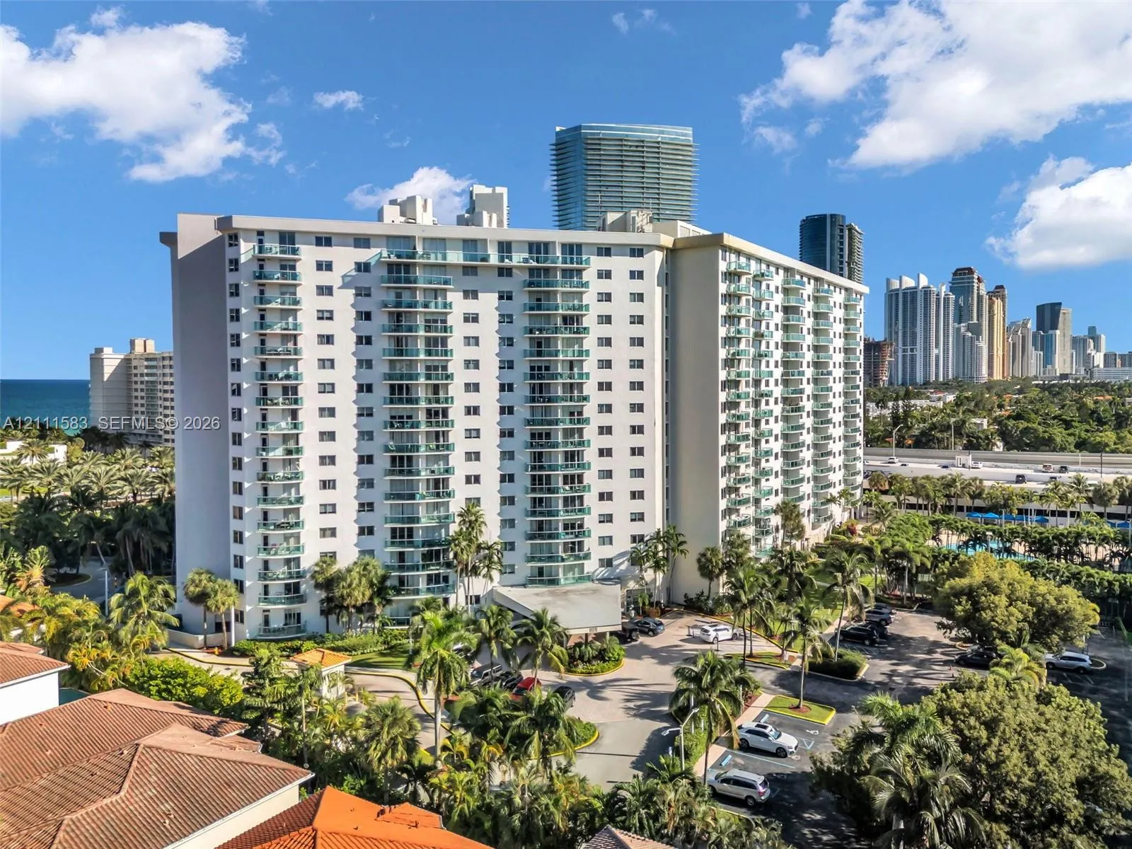 19370 Collins Avenue #1516