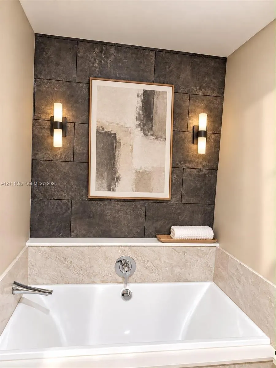 488 NE 18th Street #2009