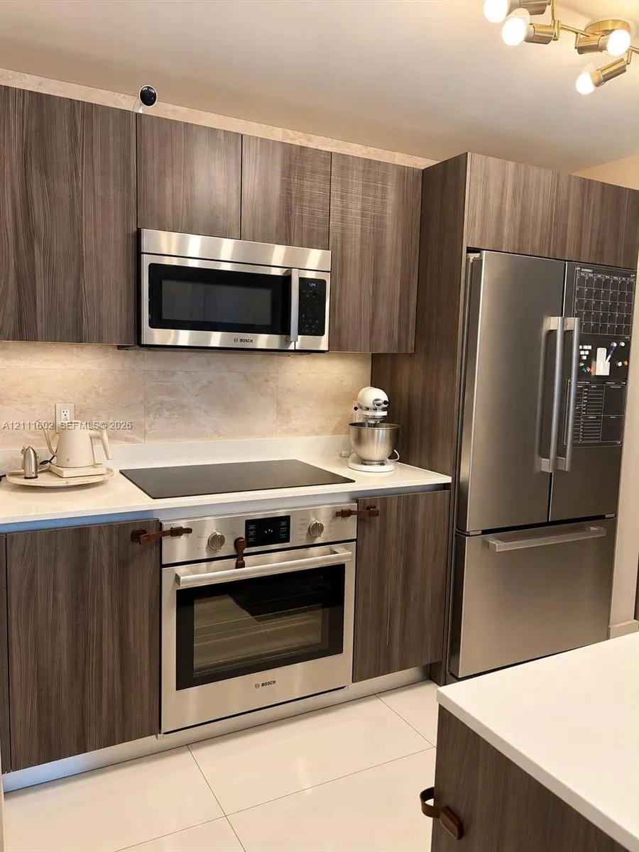 488 NE 18th Street #2009