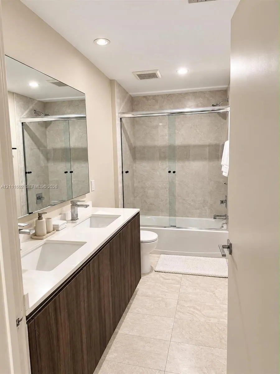 488 NE 18th Street #2009
