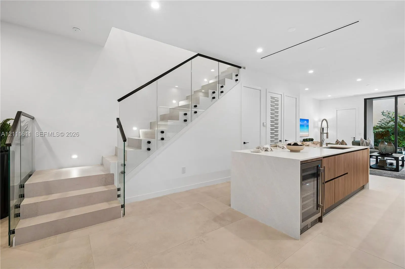 3030 Shipping Avenue
