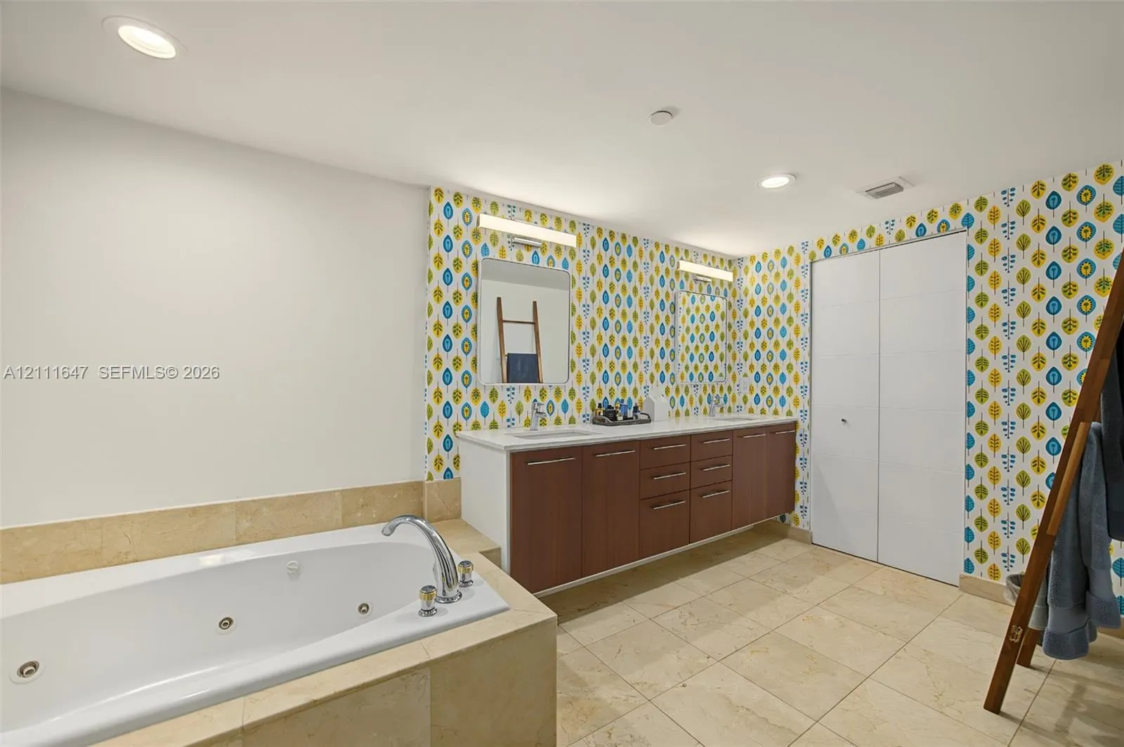 8925 Collins Avenue #4J