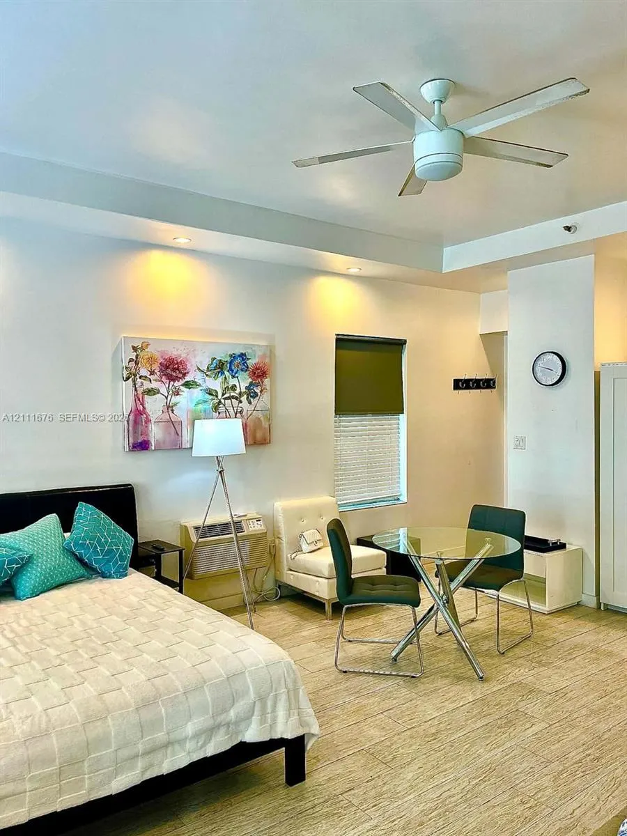 3710 Collins Avenue #N-101