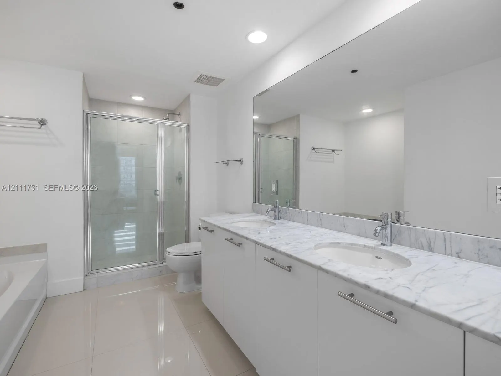 950 Brickell Bay Drive #1404