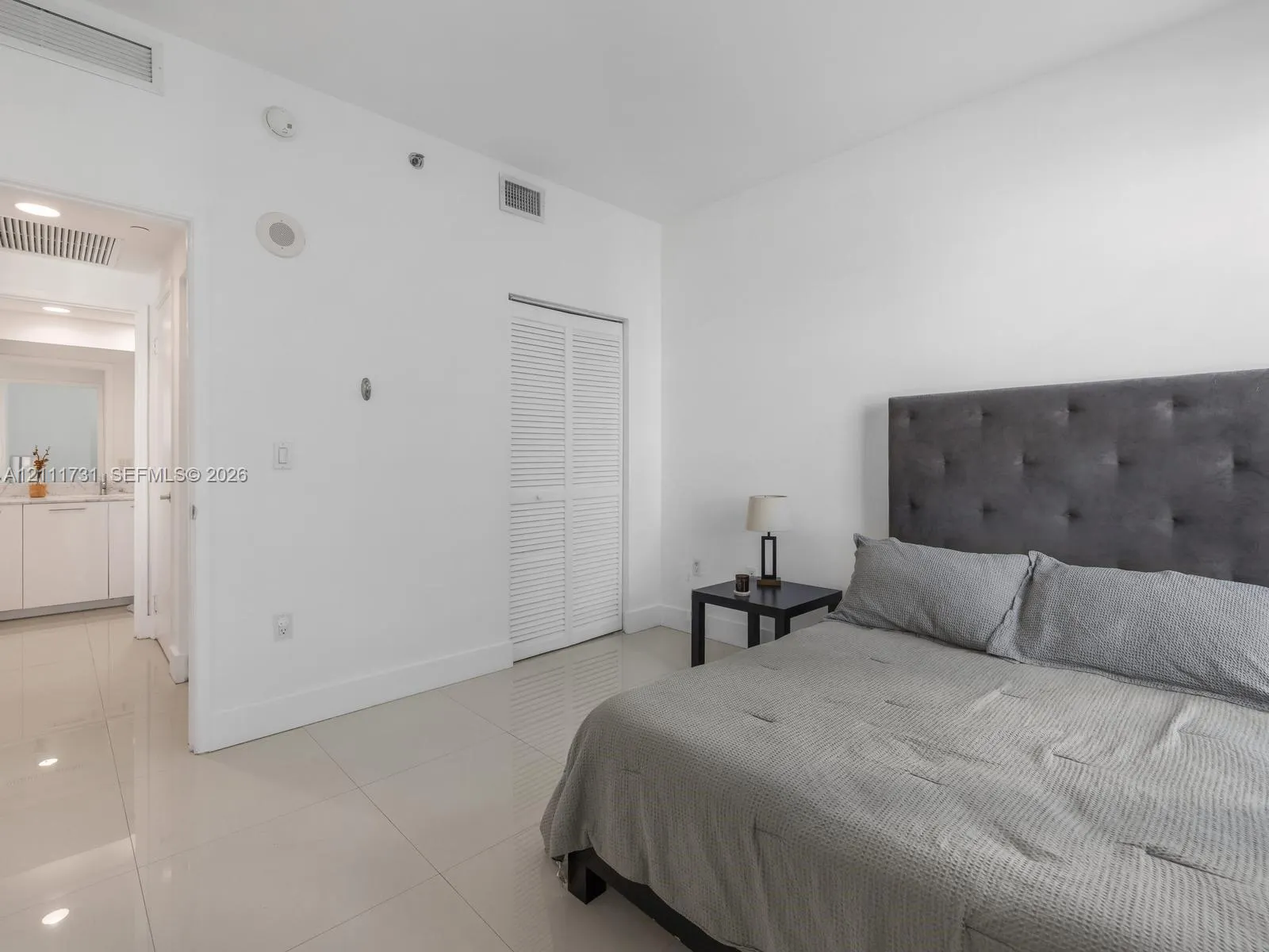 950 Brickell Bay Drive #1404