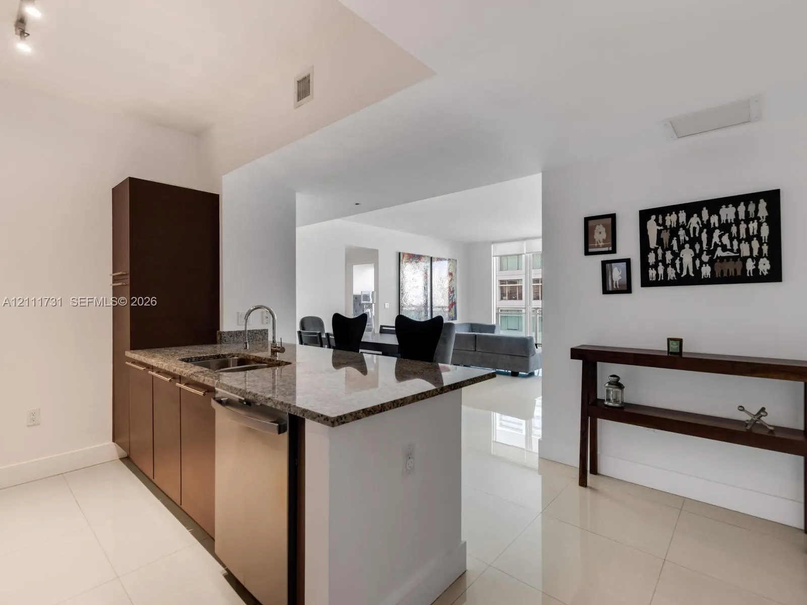 950 Brickell Bay Drive #1404