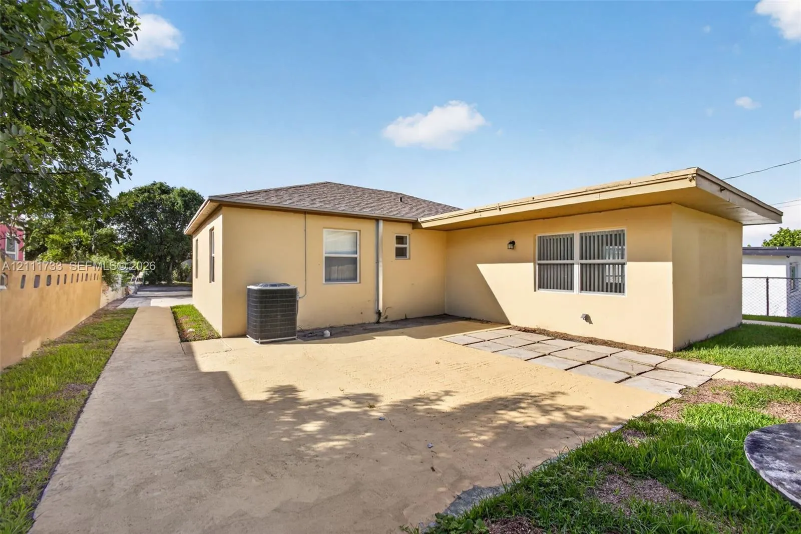 840 W 4th Street