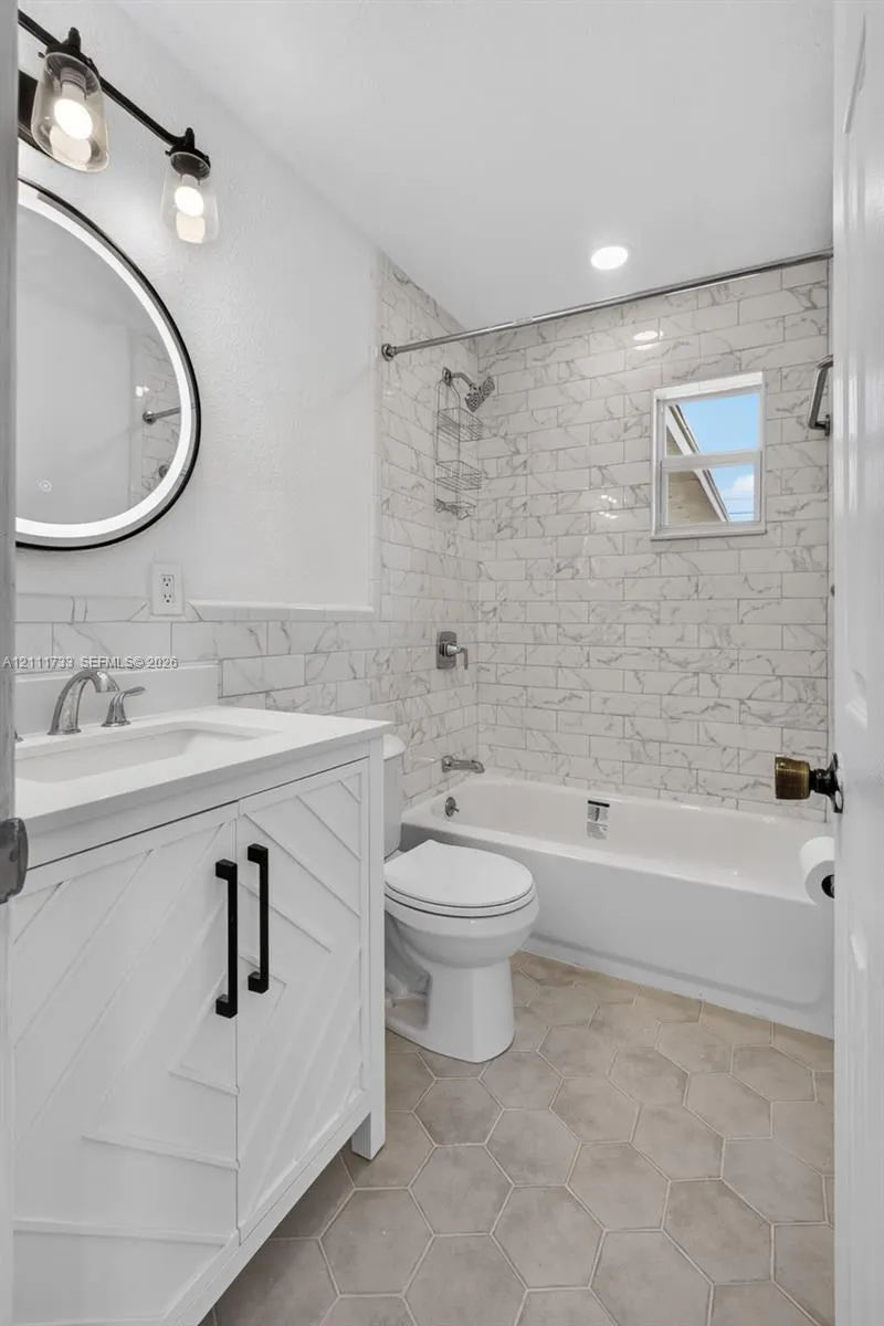 840 W 4th Street
