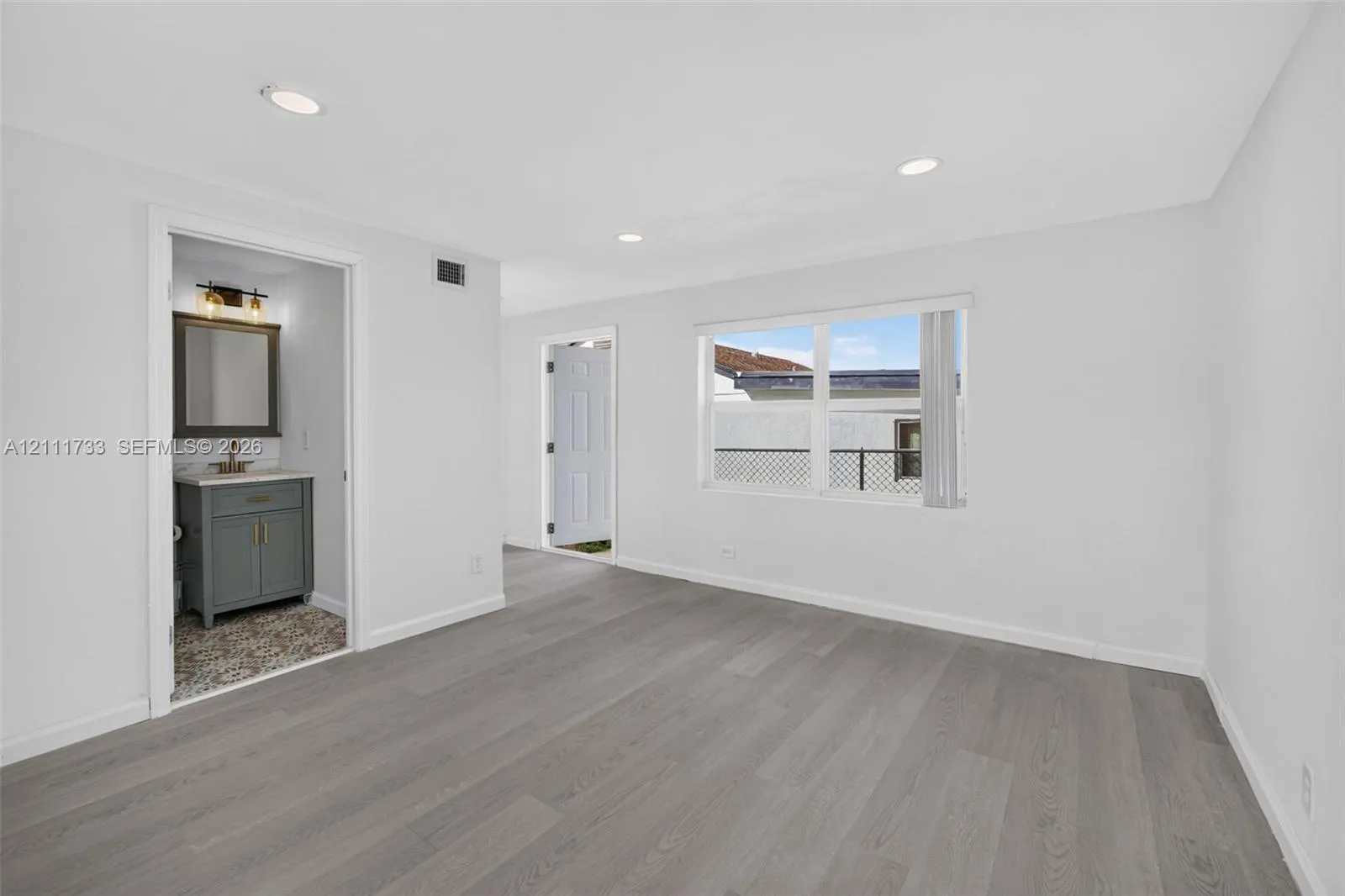 840 W 4th Street