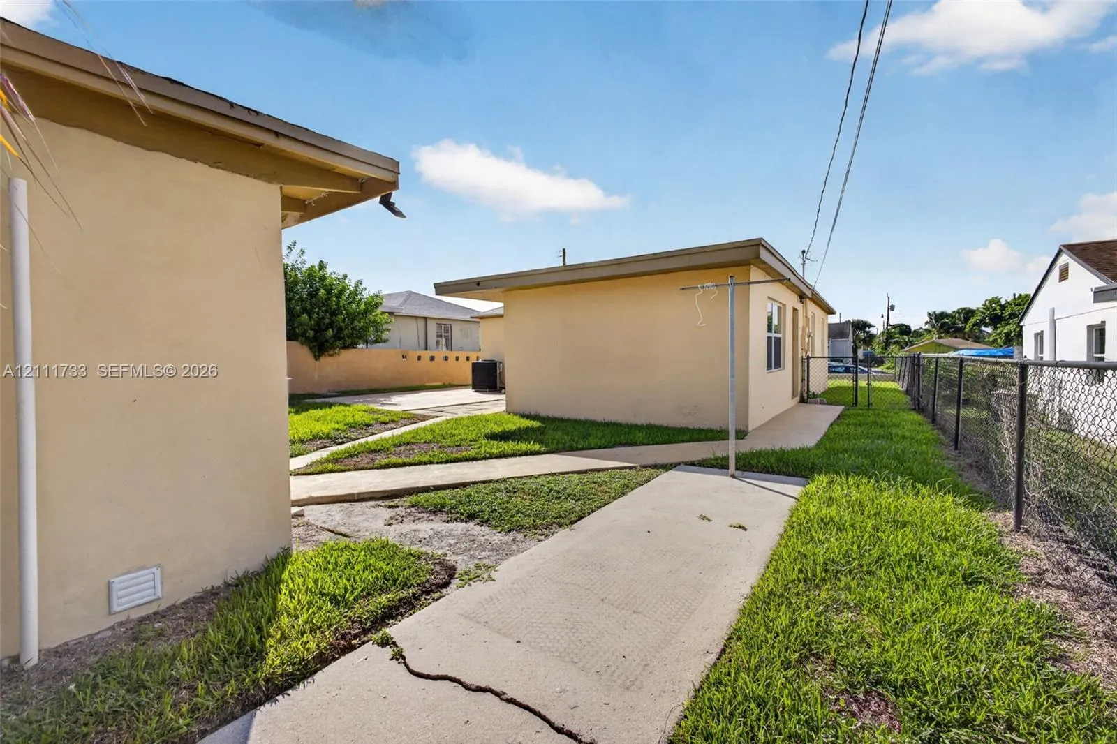 840 W 4th Street