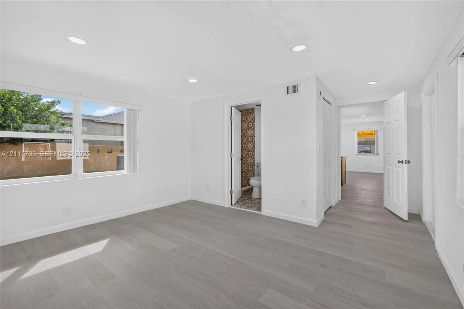 840 W 4th Street