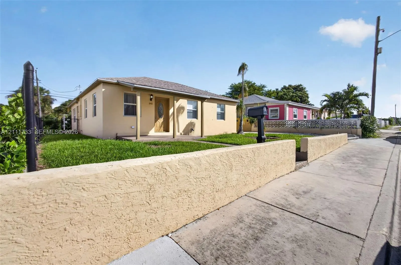 840 W 4th Street