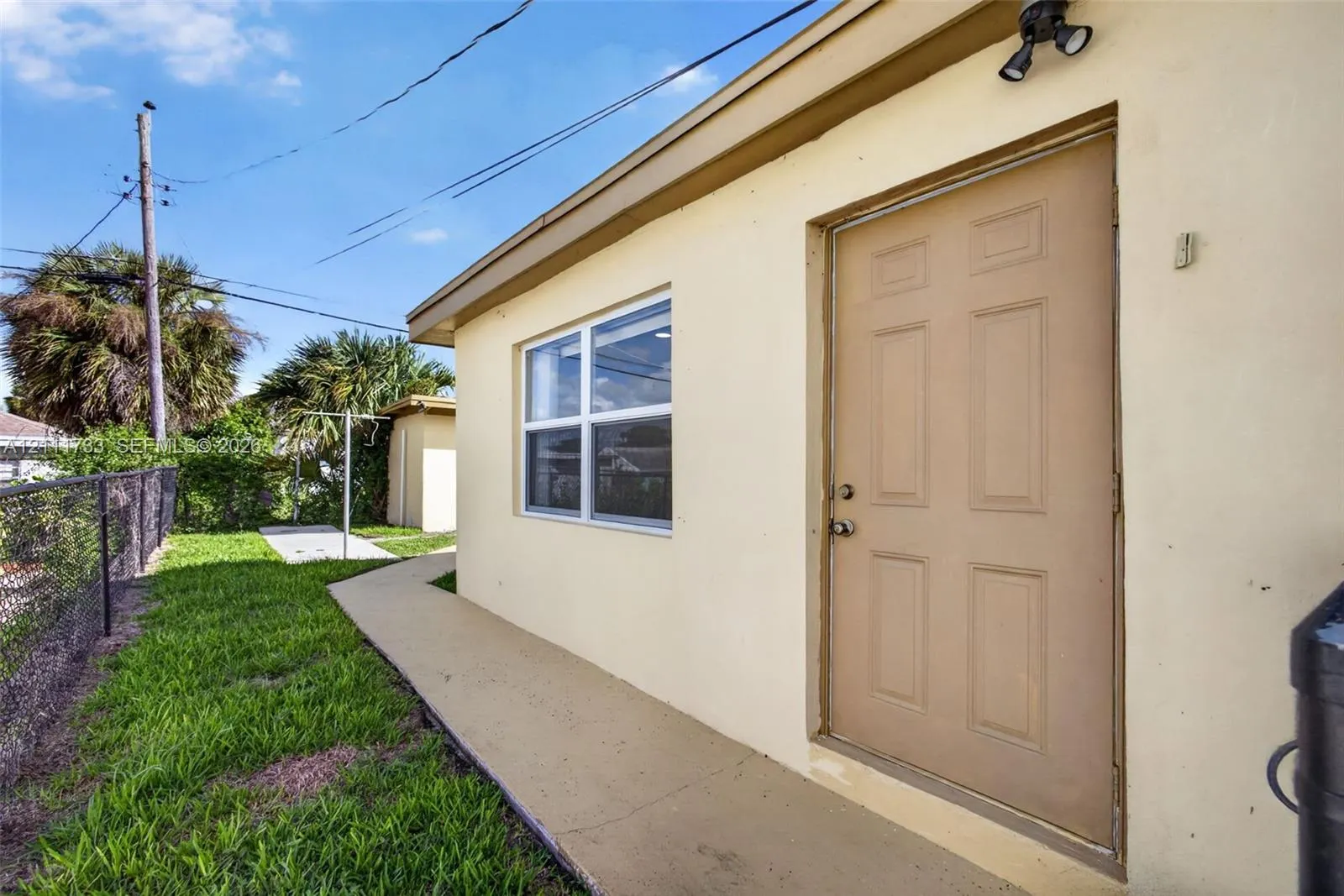 840 W 4th Street