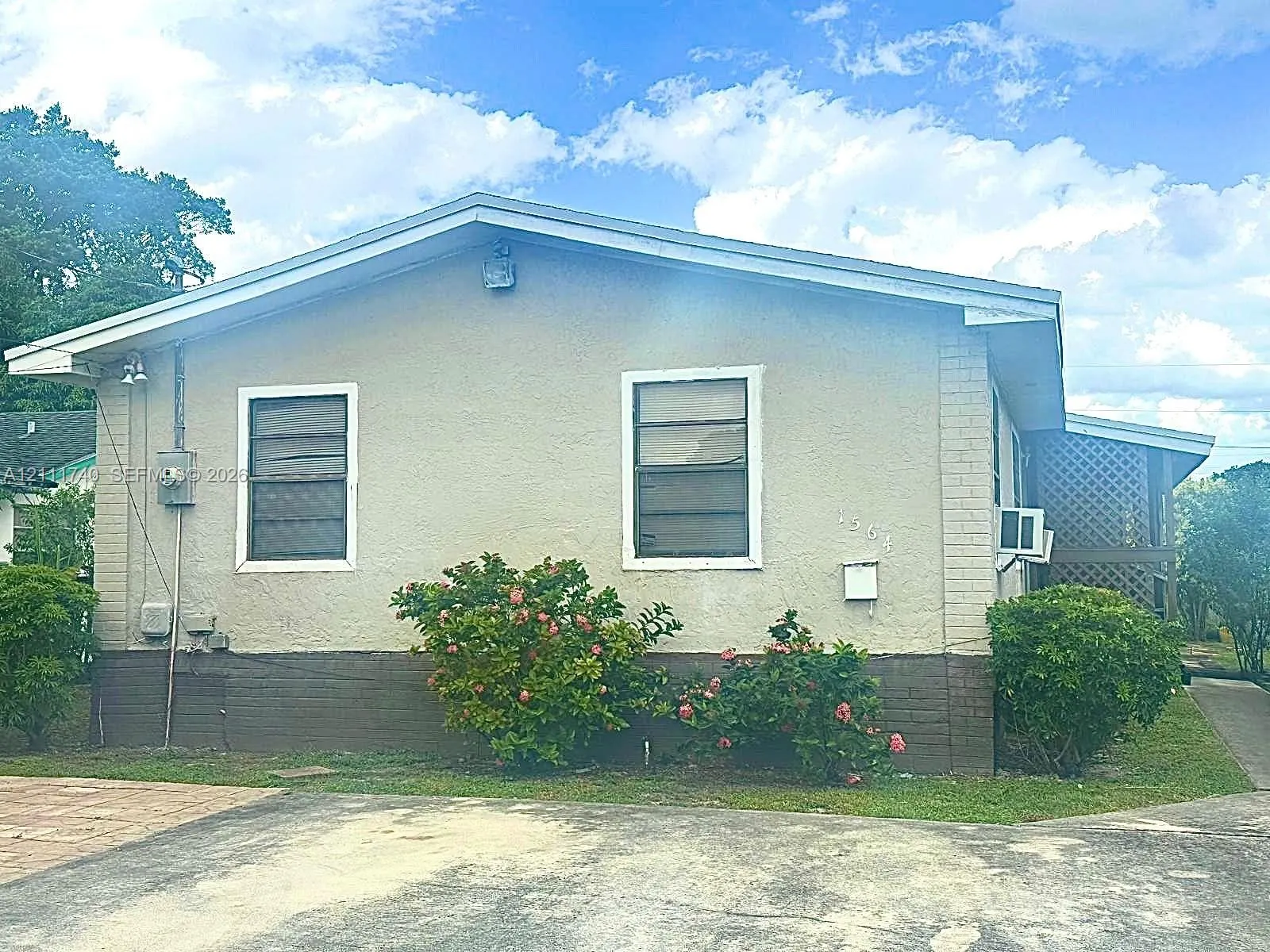 1564 W 20th Street