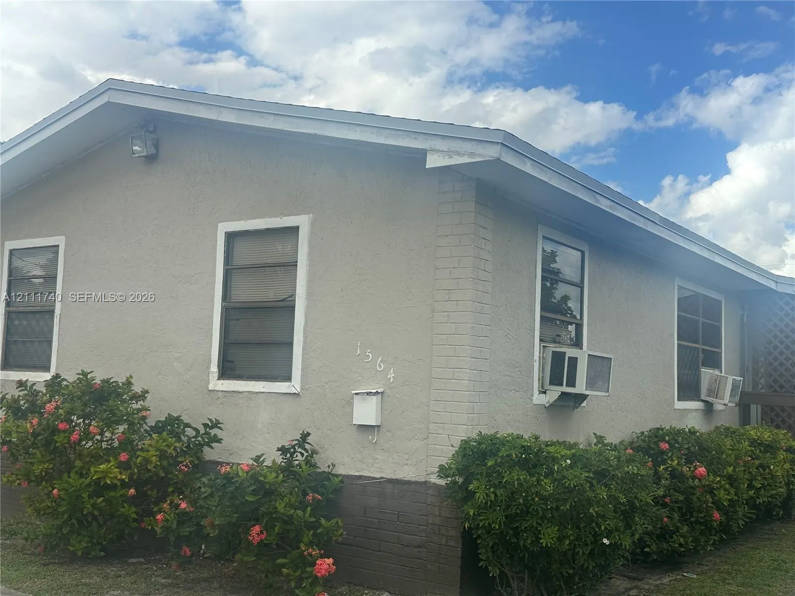 1564 W 20th Street
