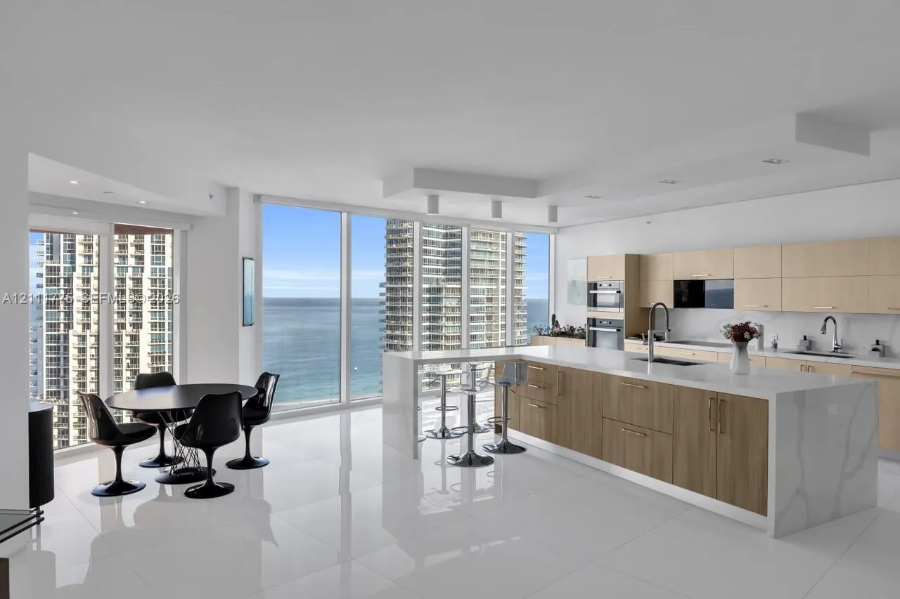 300 S Pointe Drive #3105